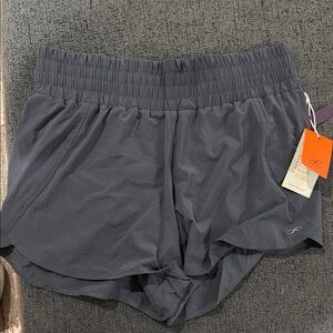 Freely women’s shorts!